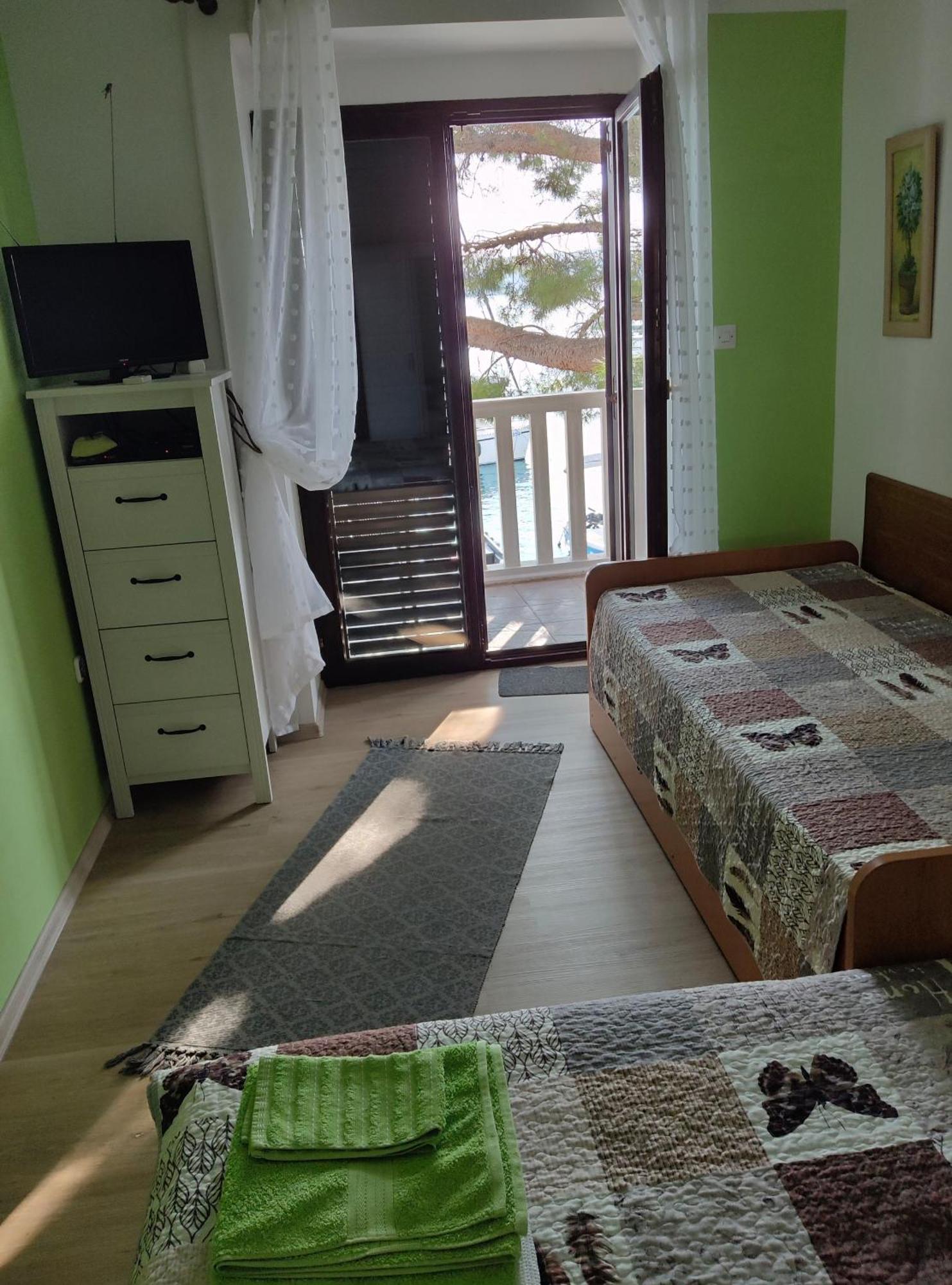 Apartmani Dea ヤドラニヴォ エクステリア 写真
