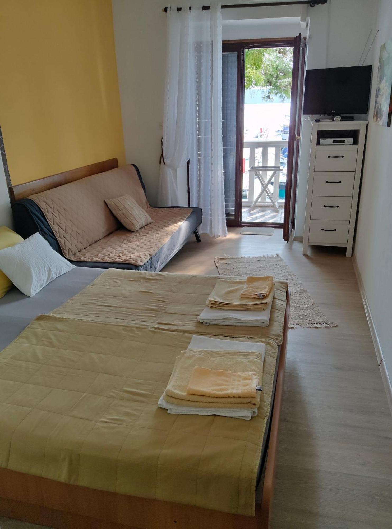 Apartmani Dea ヤドラニヴォ エクステリア 写真