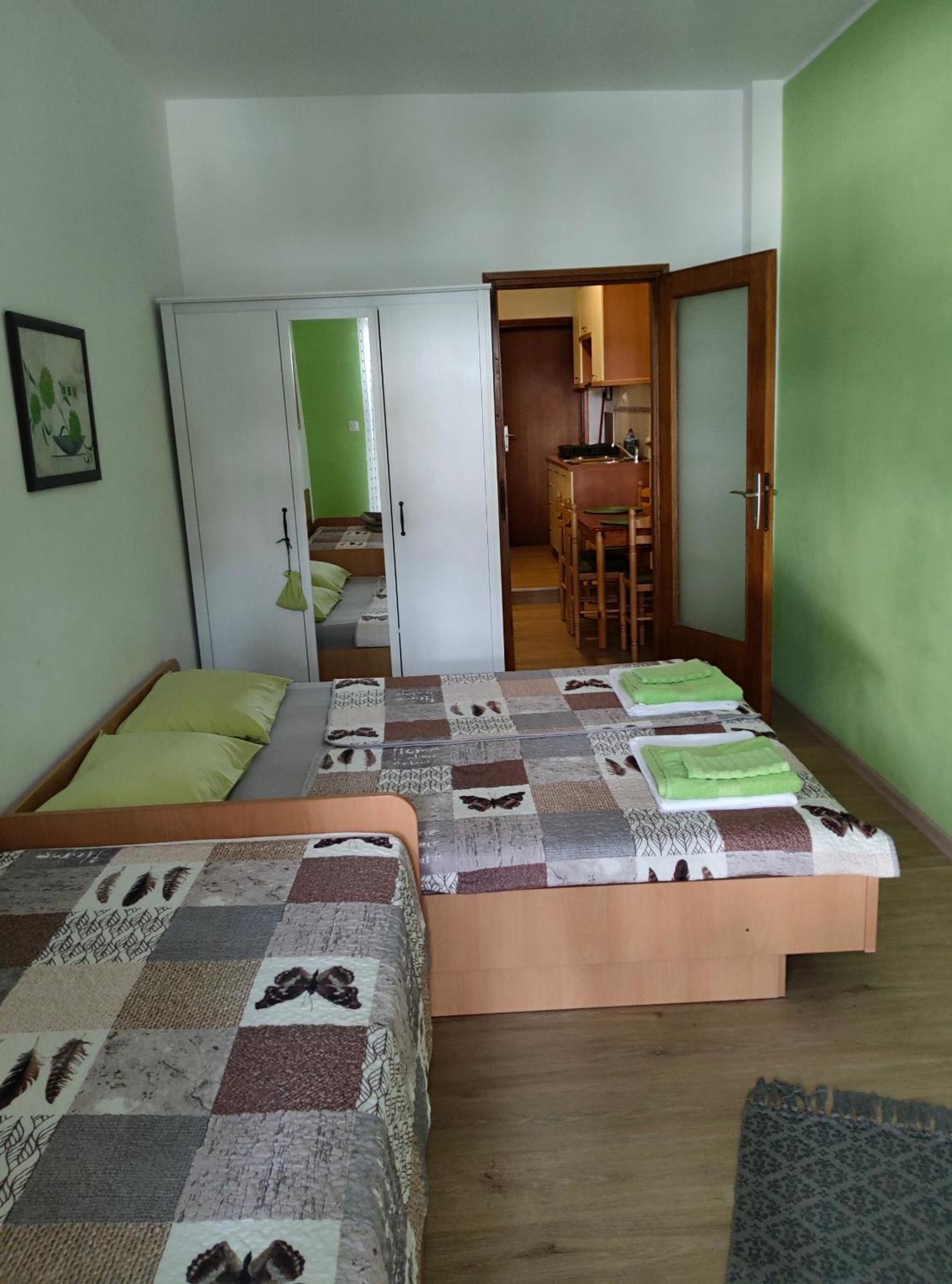 Apartmani Dea ヤドラニヴォ エクステリア 写真